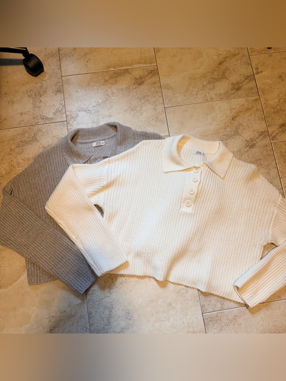 Ardene Cropped Knit Sweater Bundle – Cream & Grey